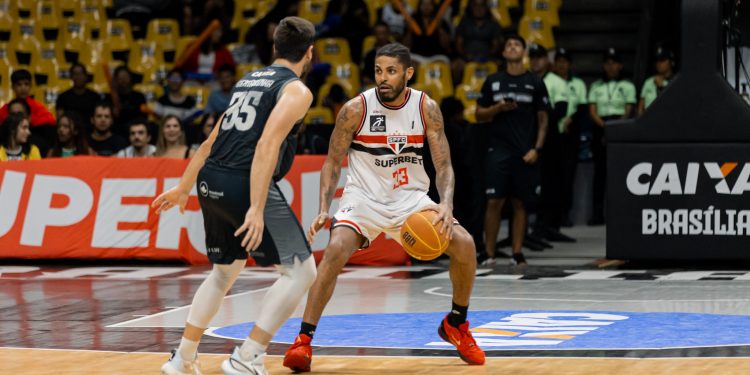 São Paulo F.C. – Basquete Tricolor vence o Brasília fora de casa e abre 2 a 0 nas oitavas de final do NBB São Paulo F.C. – Basquete Tricolor vence o Brasília fora de casa e abre 2 a 0 nas oitavas de final do NBB