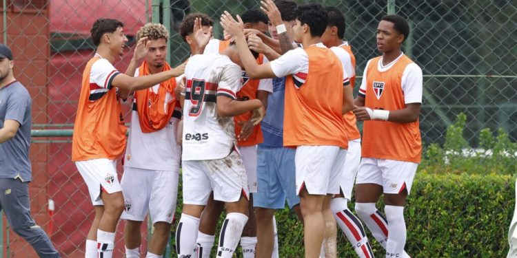 São Paulo F.C. – Sub-17 vence Oeste pelo Campeonato Paulista; Sub-15 empata