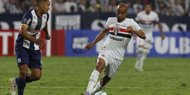São Paulo F.C. – Lucas e André Silva celebram vitória na CONMEBOL Libertadores São Paulo F.C. – Lucas e André Silva celebram vitória na CONMEBOL Libertadores