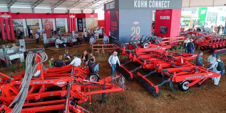 Daniel Tratores Agrícola marca presença na Agrishow, maior feira de tecnologia agrícola da América Latina Daniel Tratores Agrícola marca presença na Agrishow, maior feira de tecnologia agrícola da América Latina