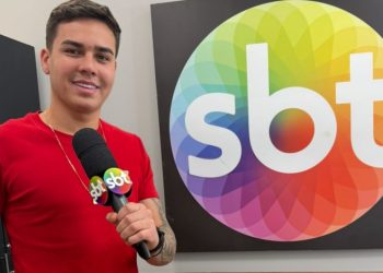 Wilker Manoel Soares conquista a TV e se destaca como repórter no Tô Na Fama! da RedeTV! e no Tô No SBT