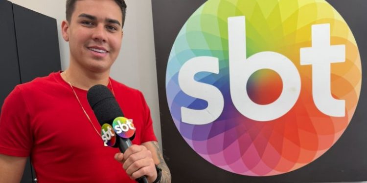 Wilker Manoel Soares conquista a TV e se destaca como repórter no Tô Na Fama! da RedeTV! e no Tô No SBT Wilker Manoel Soares conquista a TV e se destaca como repórter no Tô Na Fama! da RedeTV! e no Tô No SBT