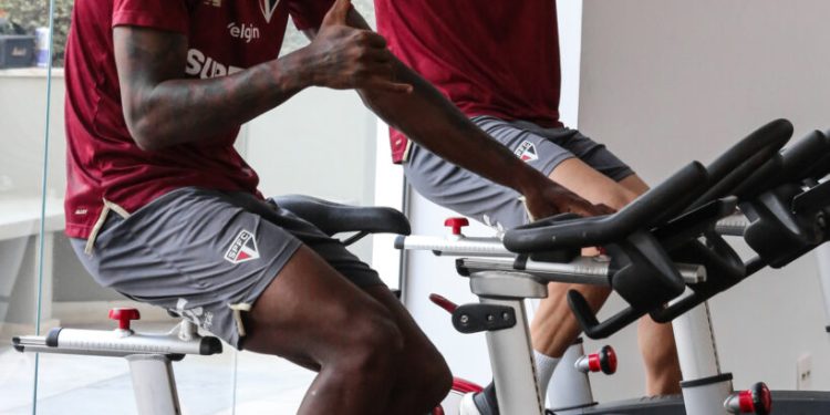 São Paulo F.C. – Elenco se reapresenta após avançar na Copa do Brasil e treina de olho no Mirassol São Paulo F.C. – Elenco se reapresenta após avançar na Copa do Brasil e treina de olho no Mirassol