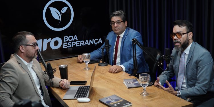 Podcast – Bastidores da política e da advocacia eleitoral com Manoel Veríssimo e Juacy Loura Júnior Podcast – Bastidores da política e da advocacia eleitoral com Manoel Veríssimo e Juacy Loura Júnior