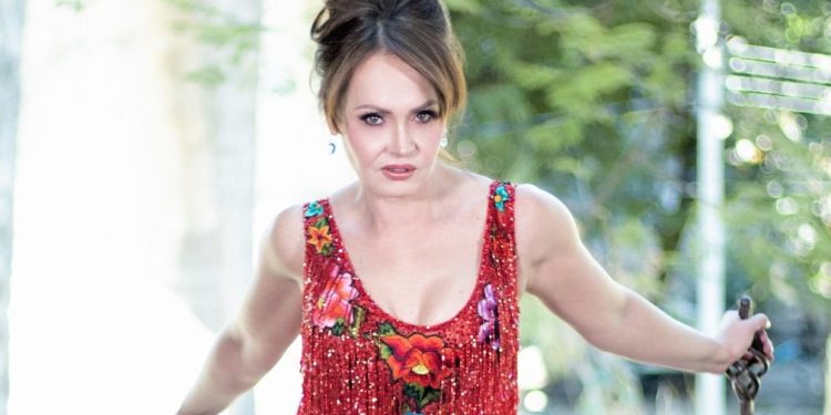 Gaby Spanic lança nova versão de “Prisionera”