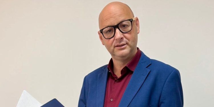 O erro de priorizar apenas as redes sociais na comunicação de um político O erro de priorizar apenas as redes sociais na comunicação de um político