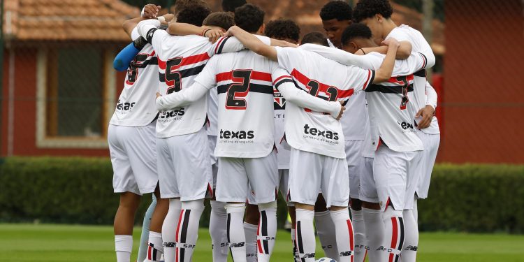 São Paulo F.C. – Em Cotia, Sub-17 enfrenta o Juventude pelo Brasileiro São Paulo F.C. – Em Cotia, Sub-17 enfrenta o Juventude pelo Brasileiro