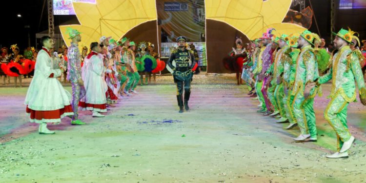 Quadrilha Girassol: celebra 21 anos de história e emoção, atual campeã do Flor do Maracujá retorna ao Arraial com novos contos e a mesma paixão Quadrilha Girassol: celebra 21 anos de história e emoção, atual campeã do Flor do Maracujá retorna ao Arraial com novos contos e a mesma paixão