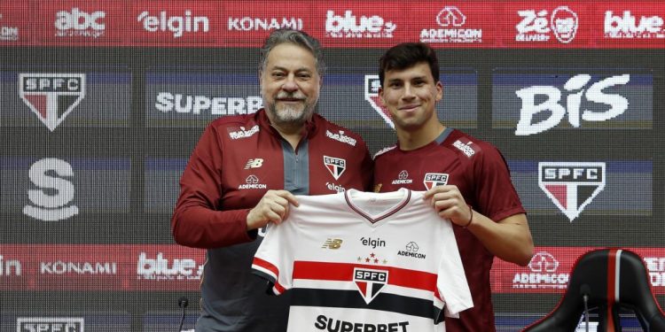 São Paulo F.C. – Tapia: “Estou muito feliz por estar aqui” São Paulo F.C. – Tapia: “Estou muito feliz por estar aqui”