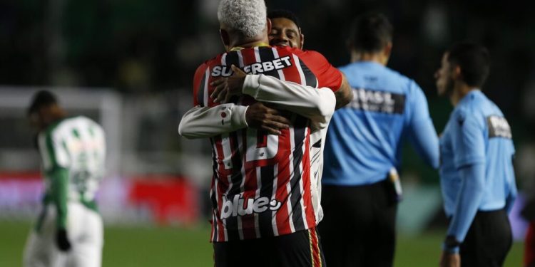 São Paulo F.C. – Luciano e Ferreira festejam triunfo e dividem méritos por gol com Marcos Antonio
