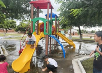 Novos playgrounds garantem espaços de lazer para crianças em municípios do estado Novos playgrounds garantem espaços de lazer para crianças em municípios do estado