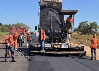 Obras de pavimentação avançam na rodovia 473 entre Teixeirópolis e Urupá; ao todo serão 5 quilômetros de asfalto