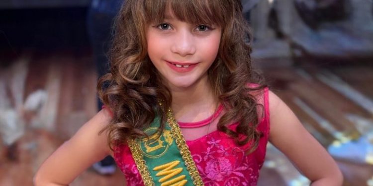 Alycia Vitória Soares é a Nova Mini Miss Brasil 2025 e Representará o País com Orgulho Alycia Vitória Soares é a Nova Mini Miss Brasil 2025 e Representará o País com Orgulho