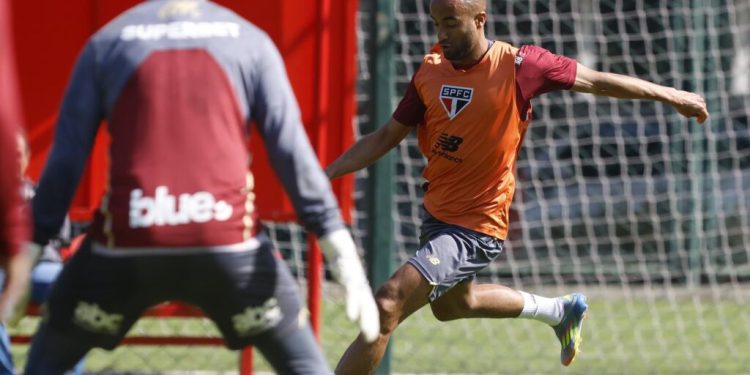 São Paulo F.C. – Lucas e Ferreira iniciam trabalho com o elenco São Paulo F.C. – Lucas e Ferreira iniciam trabalho com o elenco