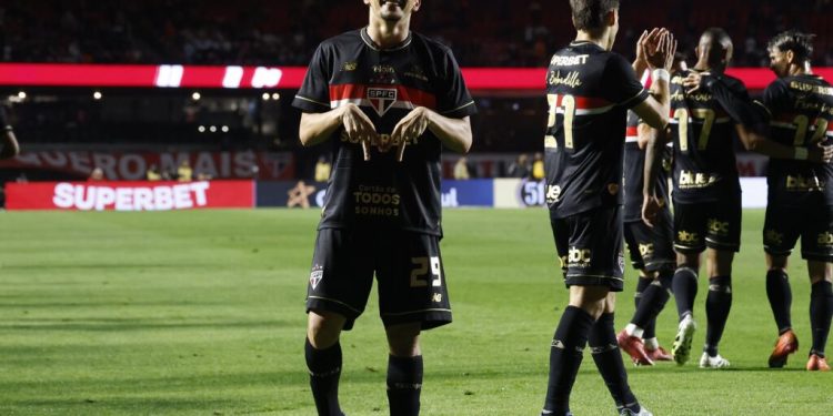 São Paulo F.C. – Pablo Maia exalta empenho da equipe em vitória do Tricolor São Paulo F.C. – Pablo Maia exalta empenho da equipe em vitória do Tricolor