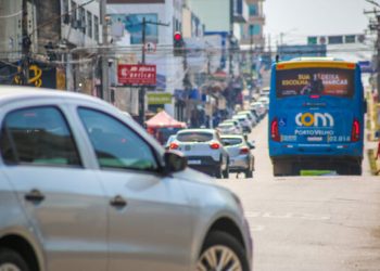 Licenciamento anual de veículos com placa final 8 deve ser atualizado até 29 de agosto