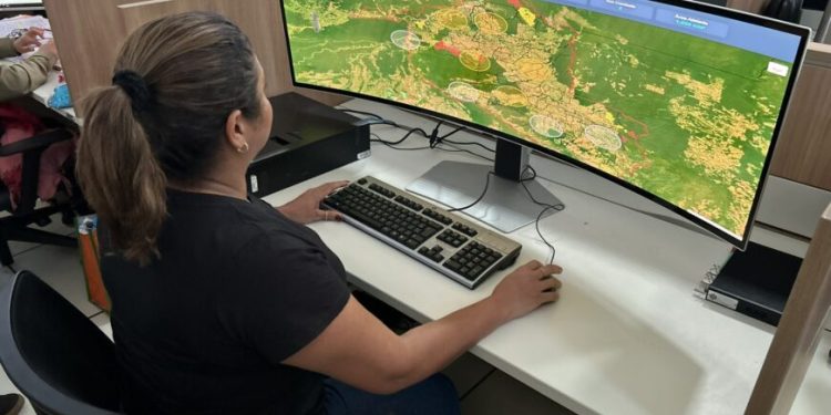 Central de Monitoramento de queimadas é implantada com parceria entre governo de RO e Prefeitura de Porto Velho Central de Monitoramento de queimadas é implantada com parceria entre governo de RO e Prefeitura de Porto Velho