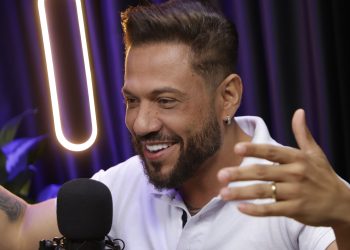 João Bosco emociona ao relembrar trajetória de superação no podcast Folha Nobre