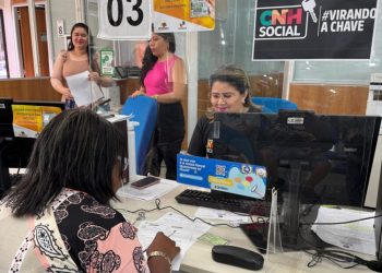 Mais de 320 pessoas iniciam processo de habilitação em Rondônia no primeiro dia de entrega da documentação Mais de 320 pessoas iniciam processo de habilitação em Rondônia no primeiro dia de entrega da documentação