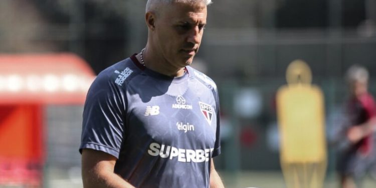 São Paulo F.C. – Tricolor realiza penúltimo treino antes de confronto com Cruzeiro São Paulo F.C. – Tricolor realiza penúltimo treino antes de confronto com Cruzeiro