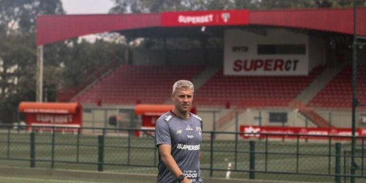 São Paulo F.C. – Tricolor dá sequência à preparação para duelo com Cruzeiro São Paulo F.C. – Tricolor dá sequência à preparação para duelo com Cruzeiro