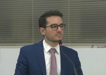 Filipe Rozique reage a supostas articulações por sua cassação e cobra coerência de vereadores em Ariquemes