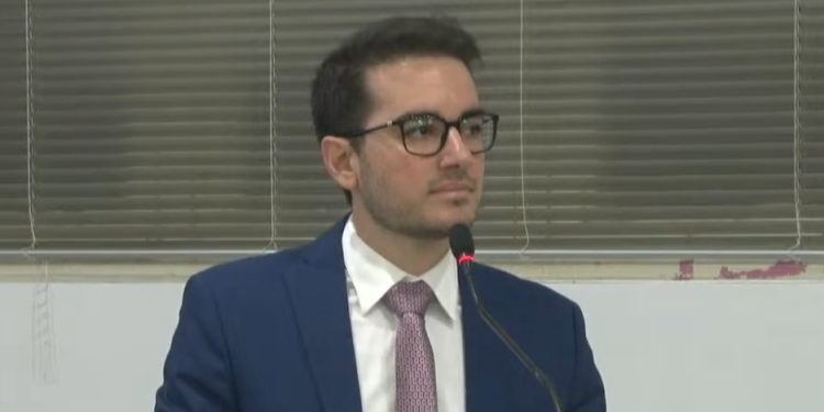Filipe Rozique reage a supostas articulações por sua cassação e cobra coerência de vereadores em Ariquemes Filipe Rozique reage a supostas articulações por sua cassação e cobra coerência de vereadores em Ariquemes