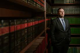 Adib Abdouni: referência sólida na defesa da Constituição e das liberdades no Brasil