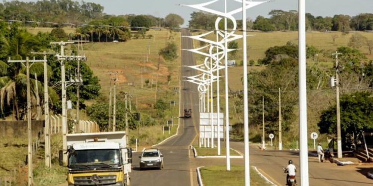 Mais de R$ 310 milhões em investimentos do governo de RO garantem 84 km de asfalto e infraestrutura completa na RO-370 Mais de R$ 310 milhões em investimentos do governo de RO garantem 84 km de asfalto e infraestrutura completa na RO-370