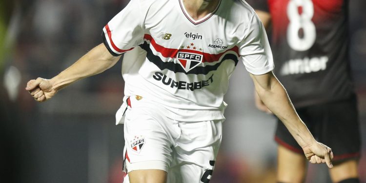 São Paulo F.C. – Pablo Maia comemora vitória e boa atuação pela Copa do Brasil São Paulo F.C. – Pablo Maia comemora vitória e boa atuação pela Copa do Brasil