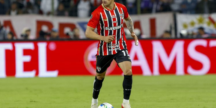 São Paulo F.C. – Enzo projeta decisão com a LDU e destaca força da torcida tricolor no MorumBIS São Paulo F.C. – Enzo projeta decisão com a LDU e destaca força da torcida tricolor no MorumBIS