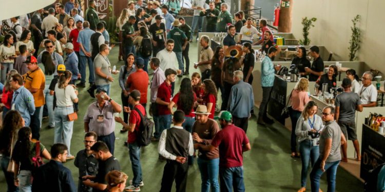 Com premiação recorde, governo de RO entrega mais de R$ 400 mil a cafeicultores no 10º Concafé