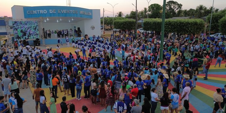 Desfile de 7 de Setembro mobiliza 2 mil pessoas e homenageia pioneiros em Rio Crespo