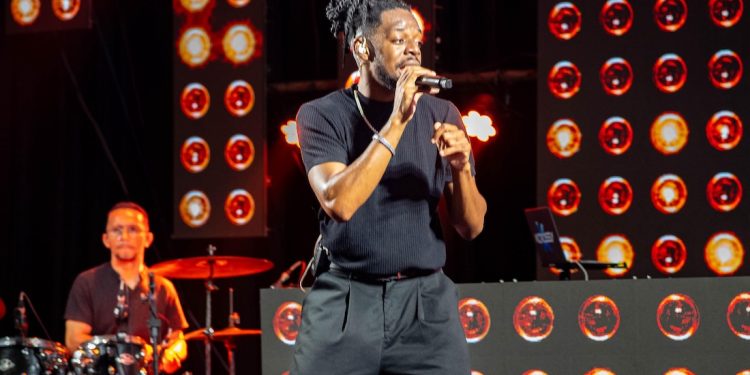 Kevin Ndjana e o Fenômeno dos Casamentos: Quando a Música Transforma Emoções