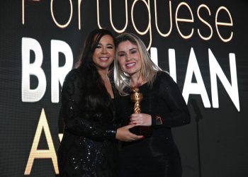 Ao lado de Marcilia Luzbet, cantora Tuta Guedes brilha em Nova York na 11ª edição do Portuguese Brazilian Awards