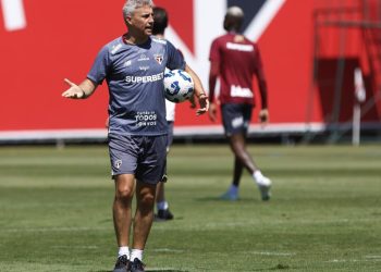 São Paulo F.C. – Crespo comanda coletivo, e Oscar é liberado para a transição física