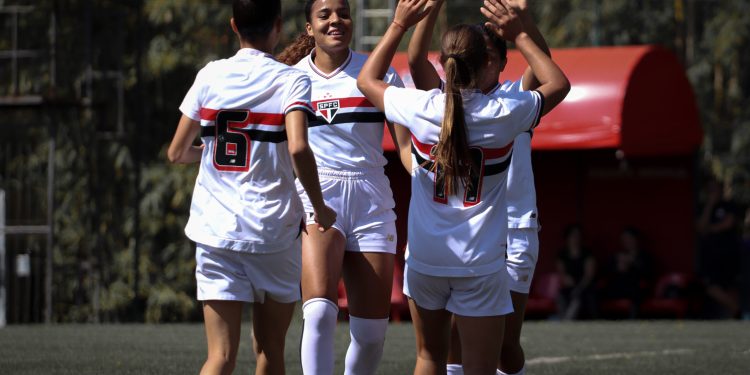 São Paulo F.C. – São Paulo vence o Centro Olímpico pela oitava rodada do Paulistão Feminino Sub-20 São Paulo F.C. – São Paulo vence o Centro Olímpico pela oitava rodada do Paulistão Feminino Sub-20