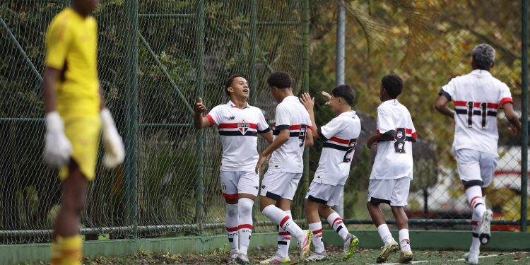 São Paulo F.C. – Fora de casa, base são-paulina vence em todas as categorias São Paulo F.C. – Fora de casa, base são-paulina vence em todas as categorias