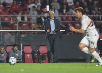 São Paulo F.C. – Crespo destaca união do elenco após vitória no MorumBIS São Paulo F.C. – Crespo destaca união do elenco após vitória no MorumBIS