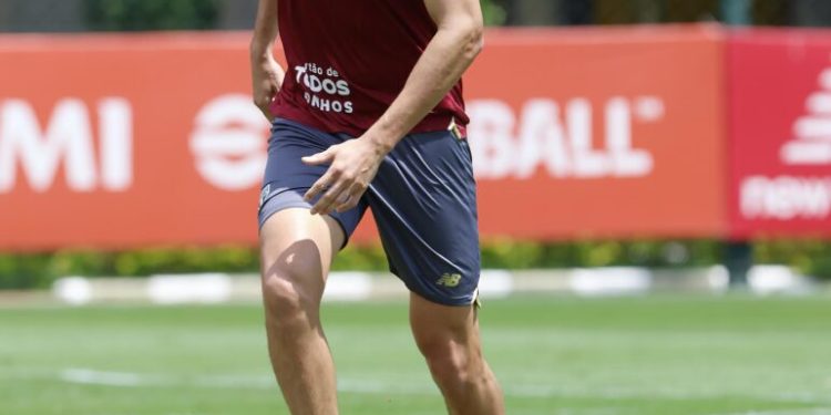 São Paulo F.C. – Ferraresi retorna da seleção e reforça a preparação do Tricolor para o duelo com o Grêmio São Paulo F.C. – Ferraresi retorna da seleção e reforça a preparação do Tricolor para o duelo com o Grêmio