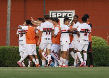 São Paulo F.C. – De virada, São Paulo vence Guarani pelo jogo de ida da semifinal do Paulista