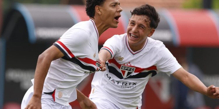 São Paulo F.C. – Sub-15 e Sub-17 avançam às quartas de final do Paulista São Paulo F.C. – Sub-15 e Sub-17 avançam às quartas de final do Paulista