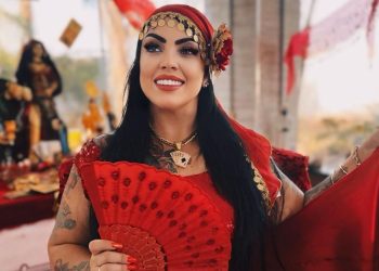 Cigana Michelle e a Tsara Rosa Cigana: a força ancestral que inspira fé, amor e transformação