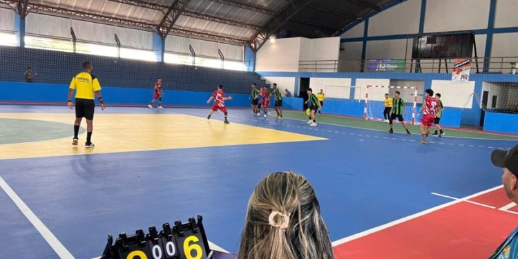 Decisão do handebol movimenta torcedores na final dos Jogos Intermunicipais de Rondônia Decisão do handebol movimenta torcedores na final dos Jogos Intermunicipais de Rondônia