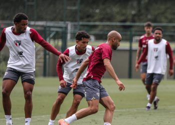 São Paulo F.C. – Com a presença de jovens de Cotia, elenco dá sequência aos preparativos para enfrentar o Grêmio