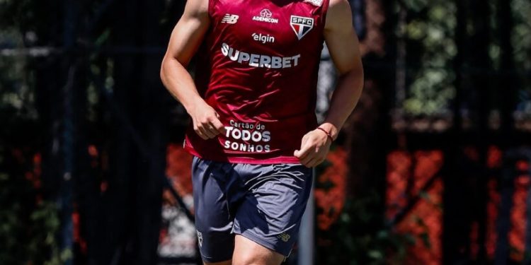 São Paulo F.C. – Tricolor realiza penúltimo treino antes de receber o Bahia no MorumBIS São Paulo F.C. – Tricolor realiza penúltimo treino antes de receber o Bahia no MorumBIS