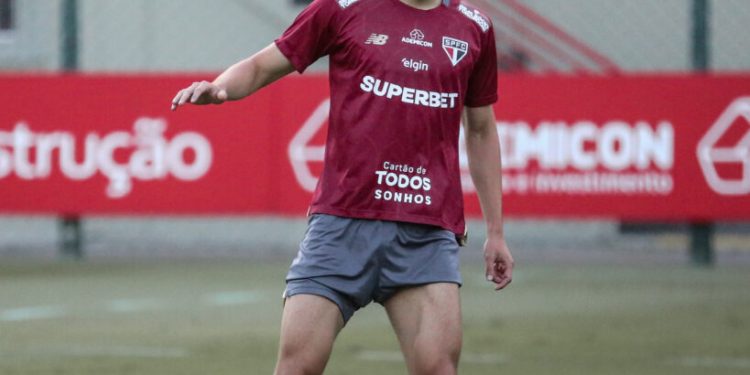 São Paulo F.C. – Tricolor finaliza preparação para enfrentar o Bahia São Paulo F.C. – Tricolor finaliza preparação para enfrentar o Bahia