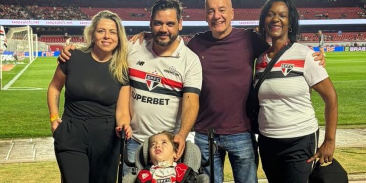 São Paulo F.C. – Diretoria de Acessibilidade realiza ação com torcedor mirim