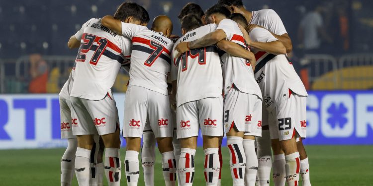 São Paulo F.C. – Na Vila Belmiro, Tricolor enfrenta o Flamengo pelo Brasileirão São Paulo F.C. – Na Vila Belmiro, Tricolor enfrenta o Flamengo pelo Brasileirão