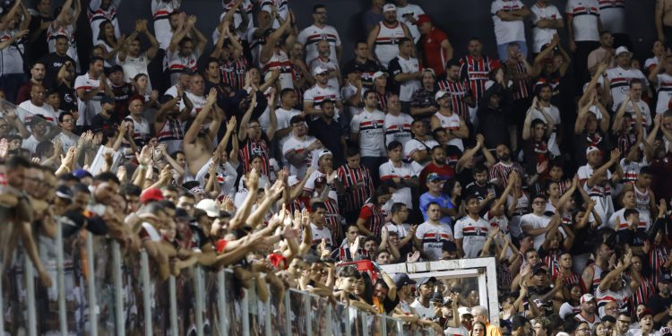 São Paulo F.C. – Tricolor encara o Red Bull Bragantino na Vila Belmiro São Paulo F.C. – Tricolor encara o Red Bull Bragantino na Vila Belmiro